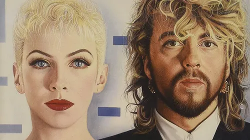 Eurythmics met la main à la poche pour aider une chanteuse atteinte...
