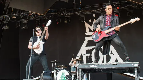 Fall Out Boy remet au goût du jour "We Didn’t Start The Fire" de...