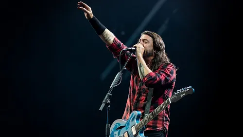 Dave Grohl reprend David Bowie et d’autres (vidéo)