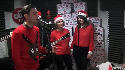 Gaspard Royant & The Buns - Christmas (Baby Please Come Home) -...