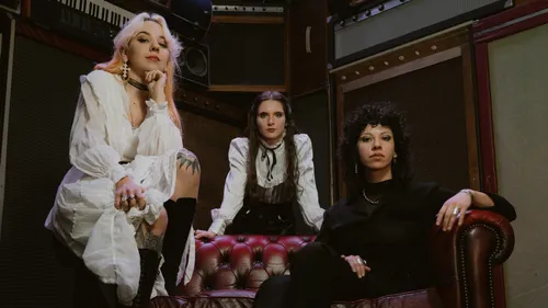 Grandma's Ashes : interview du trio parisien à l’occasion de la...