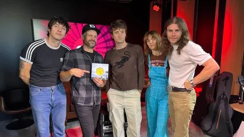 Howlin’ Jaws en interview et session acoustique sur Oüi FM (Replay)
