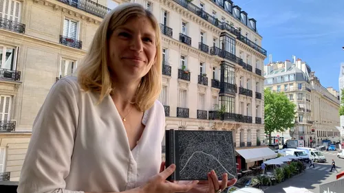 Quand un fragment des toits de Paris se transforme en objet design