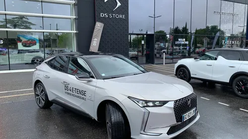 Road trip WIT FM : Découvrez la nouvelle DS 4 E-Tense, hybrid...