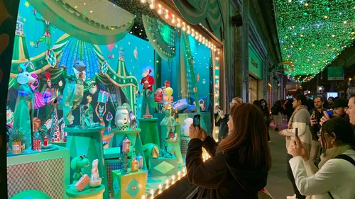Les vitrines de Noël du Printemps Haussmann sont déjà là !