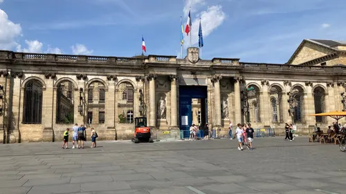 Conflit israelo-palestinien : la ville de Bordeaux débloque une...