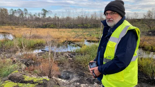 Hostens : le feu continue de consumer le lignite en sous sol un an...