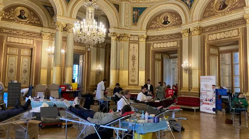 Don du sang : l'Etablissement français du sang de...