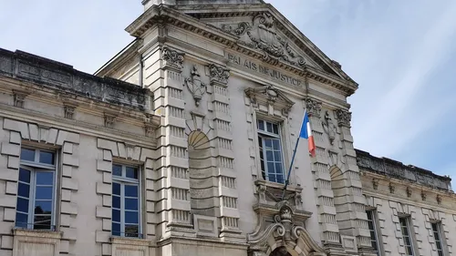 Libourne : une professeure de lycée interdite d'exercer après des...