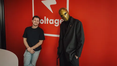 Mr Tout Le Monde dévoile son album  "Mirage" dans le Warm Up