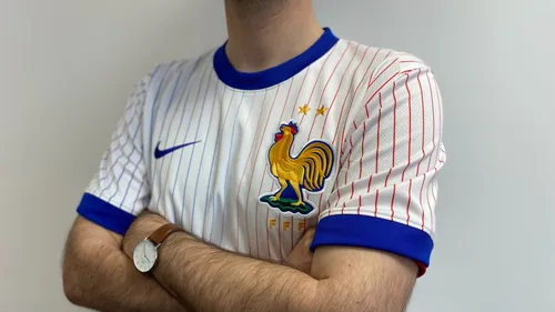 Pourquoi les maillots de foot coûtent (si) chers ?