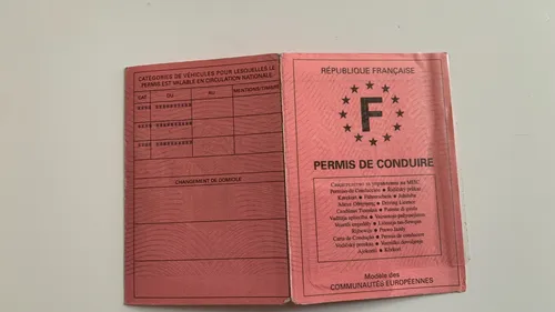 Permis de conduire : la fin d'une relique ?