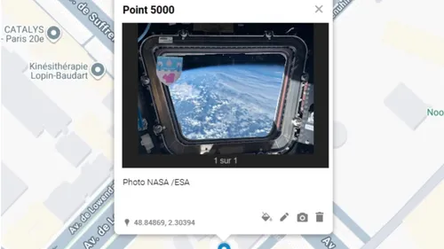Le blason d’un village de 116 habitants photographié depuis l’espace