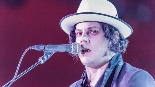 Jack White en duo avec le rappeur Q-Tip