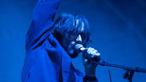 Pulp dévoile un titre inédit sur scène