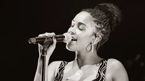 Jorja Smith dévoile « Price Of It All », un nouveau single pour la...