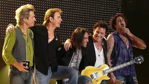 Journey : son batteur hospitalisé en plein concert 