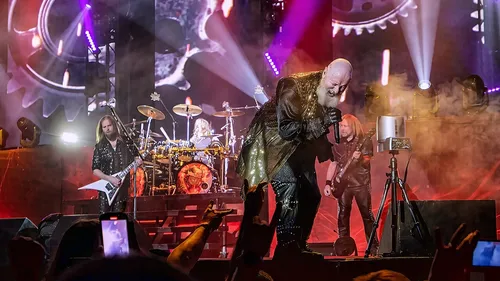 Un documentaire sur Judas Priest, co-réalisé par Tom Morello en...