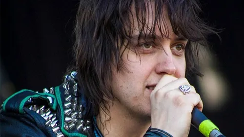 Les fans inquiets pour le chanteur de The Strokes