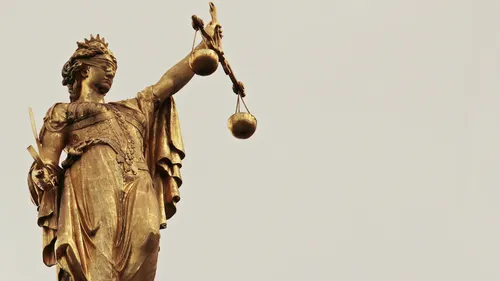 Tuerie à Paris : le suspect mis en examen et incarcéré pour assassinat