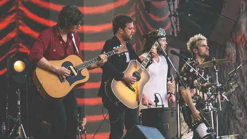 Kings Of Leon annule sa tournée après un accident 