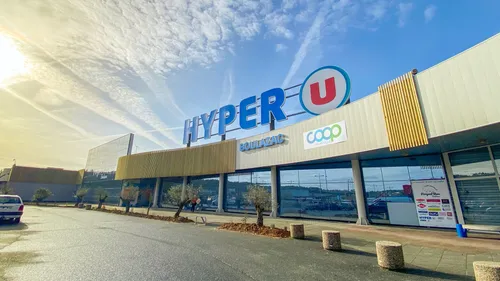 Avec ses nouveaux panneaux photovoltaïques, l’Hyper U Boulazac...