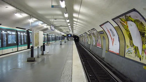 Retraites : plusieurs gares et stations fermées ce lundi en raison...