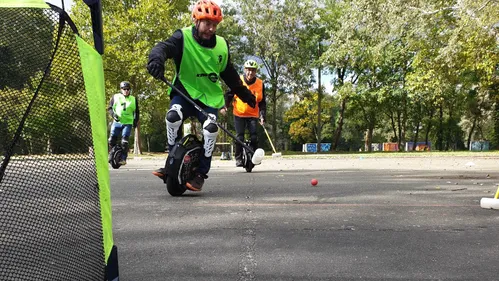 Des Sarthois se lancent dans le polowheel, un dérivé du polo classique