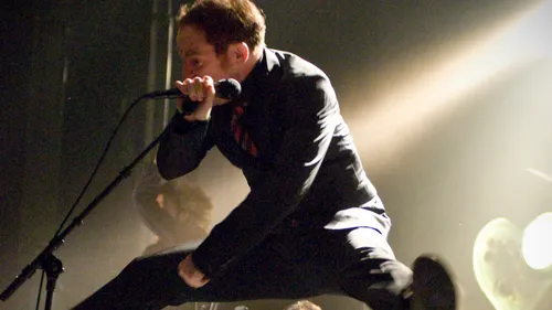 Mathias Malzieu se casse la jambe dès le 1er concert de Dionysos