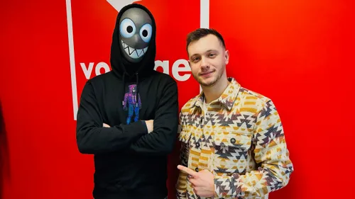 Naeleck, le DJ derrière le tube "Boyz in Paris", était l'invité de...