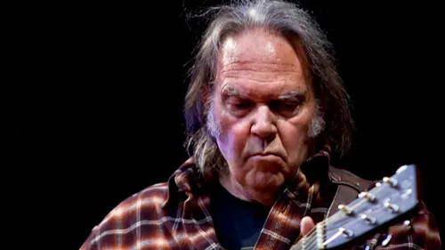 Malgré une pause, Neil Young de nouveau en studio 