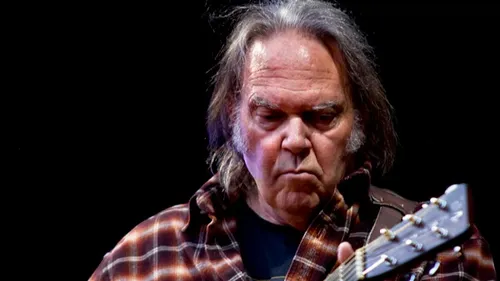 Neil Young prend une décision radicale pour le tarif de ses concerts. 