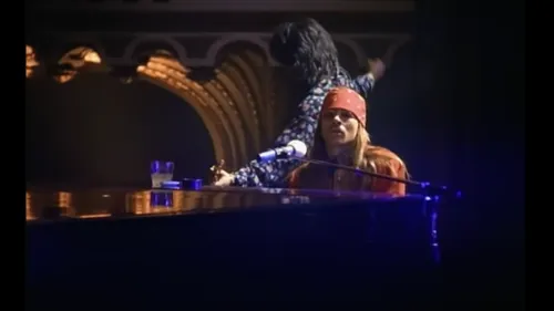 Une nouvelle version de November Rain dans la réédition des albums...