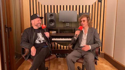 Beck en interview sur Oüi FM (Replay)