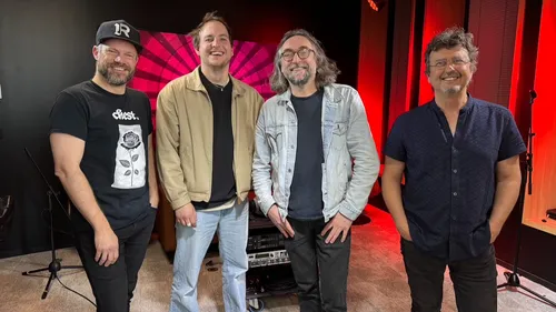 Matmatah : session acoustique et interview sur Oüi FM (replay)