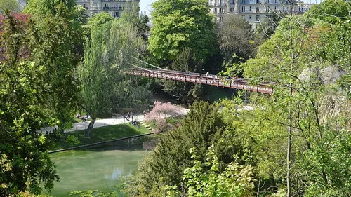 Corps retrouvé aux Buttes-Chaumont : la victime identifiée par les...