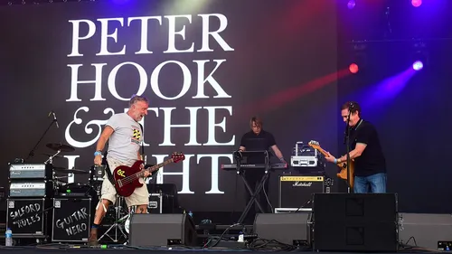 Peter Hook & the Light annonce 9 dates de concert en France