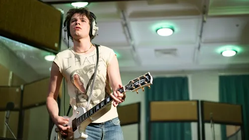 ROCK SÉRIE : Pistol, l'histoire des Sex Pistols sur Disney+ :...