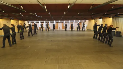 Espagne : en tant que trans, soldats et policiers peuvent aussi...