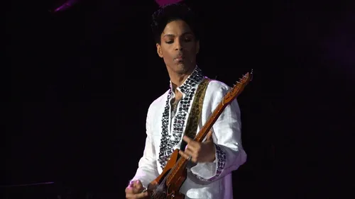 Prince : un album inédit de raretés intitulé "Timeless" annoncé, un...
