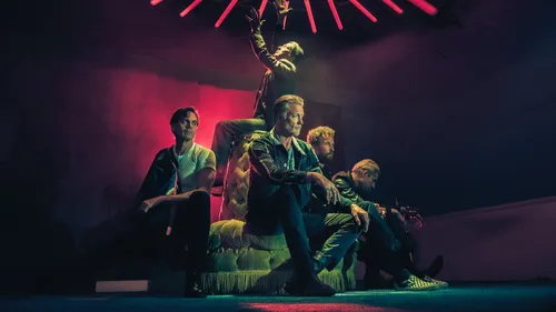 Queens of the Stone Age sort le très gothique " Where the Goth...