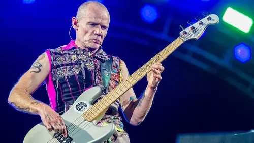 Flea : un album solo et un concert en France 