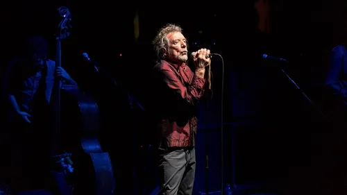 Robert Plant chante "Stairway To Heaven" pour la première fois...