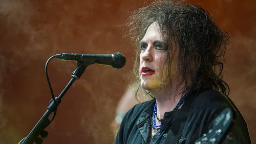 Robert Smith remixe Pretty Boy de Noel Gallagher’s High Flying Birds 