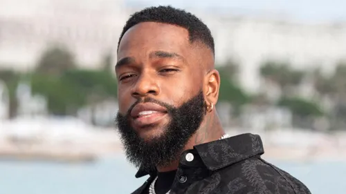 Tayc dévoile son nouvel album "Room 96" pour la Saint-Valentin 