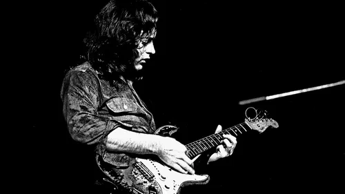 Une statue du guitariste de légende Rory Gallagher érigée à Belfast