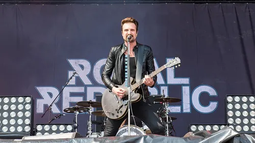 Adam Grahn blessé, Royal Republic annule son concert à Rouen