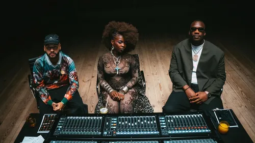 Nouvelle École : une nouvelle saison avec SDM, Théodora et Oli en...