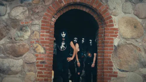 Royal Republic électrise le disco avec une reprise rock de Stayin’...