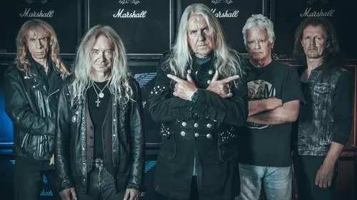 Saxon annonce 3 dates de concert en France